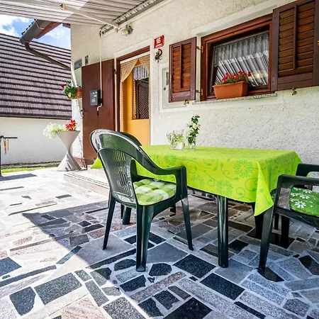 House Lepena Ferienhaus *