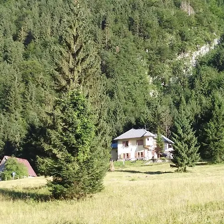 House Lepena Casa vacanze *